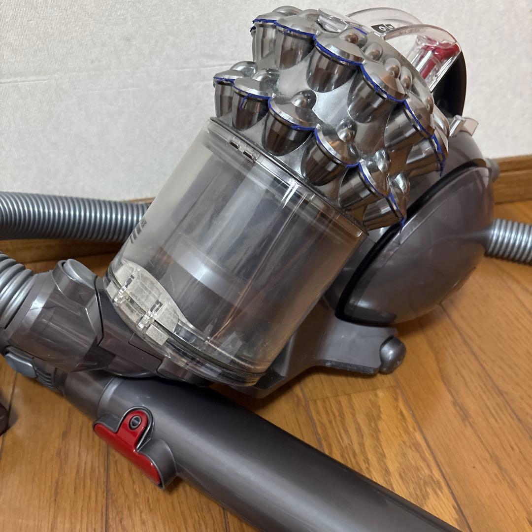 Dyson DC63シリーズ 掃除機本体　付属品付き(ダイソンボール)