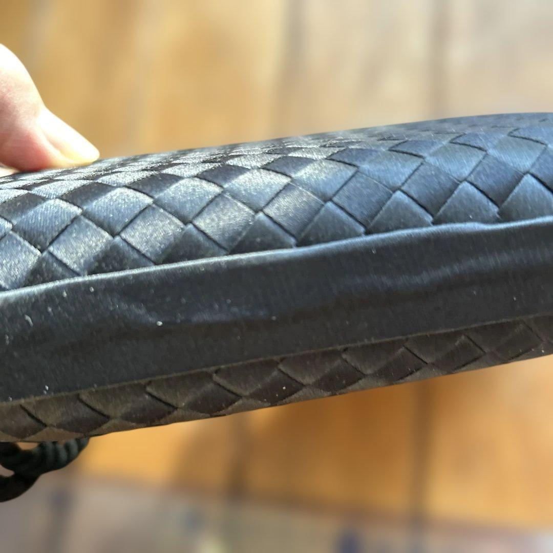 Bottega Venetaブラック 編み込みレザー クラッチバッグ