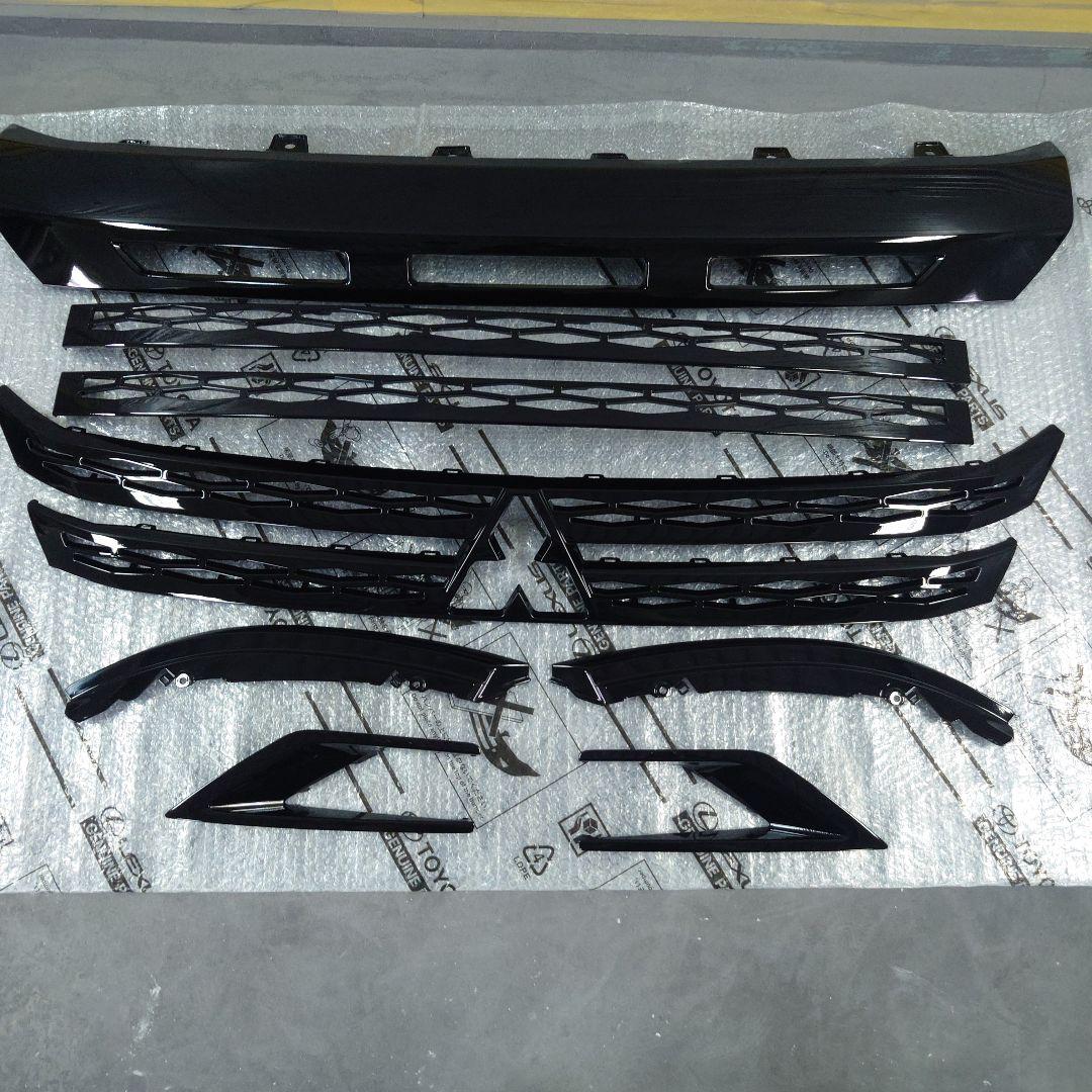 三菱デリカd5新型フロントグリルロアーバンパー