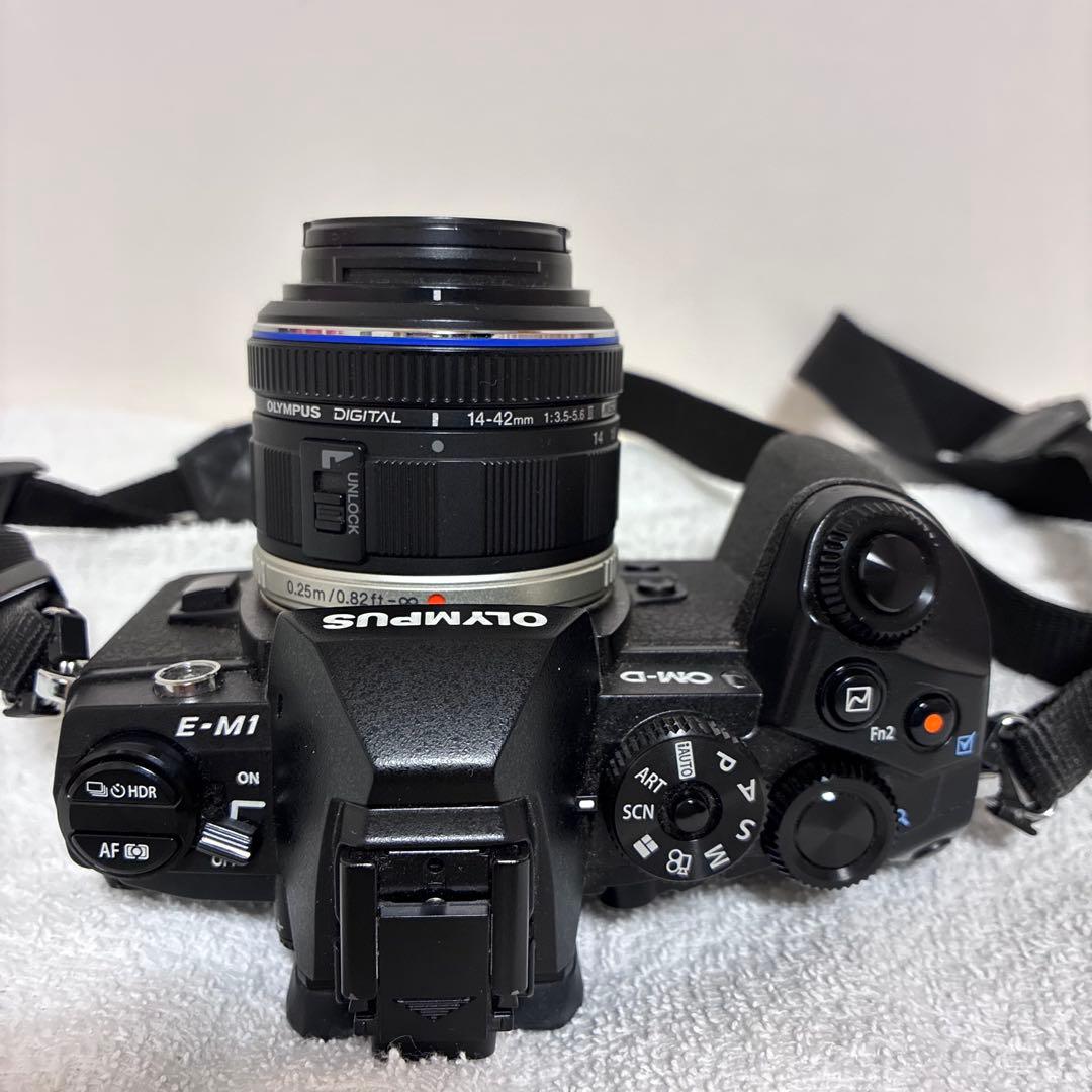 オリンパス OLYMPUS OM-D EM-1 カメラ