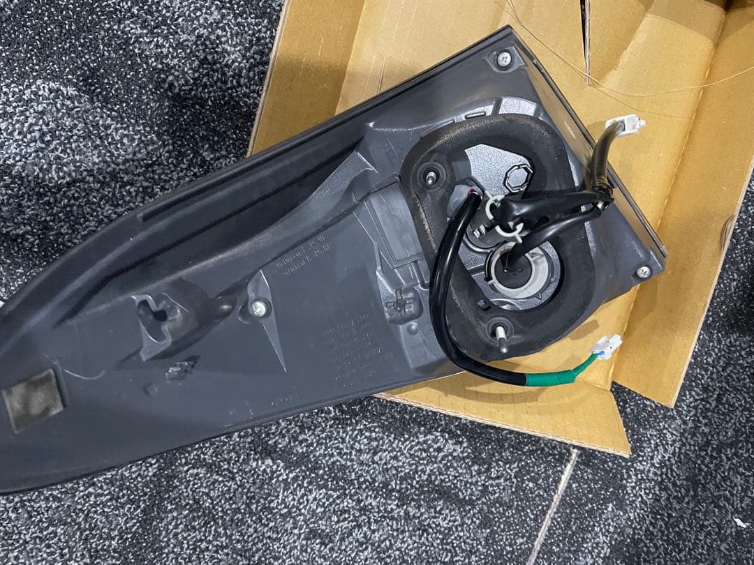 10系レクサス450h純正テールランプ/部品取り用・中古