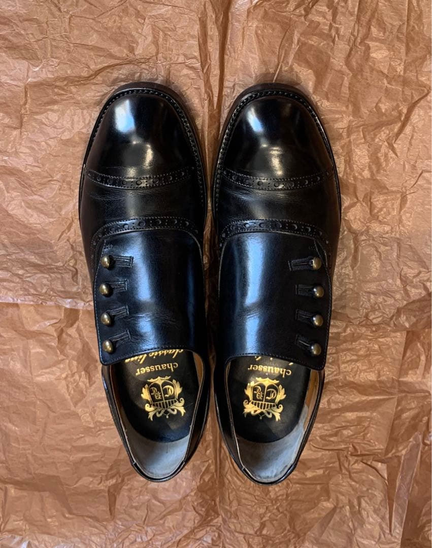 美品chausserボタンシューズ C-7047