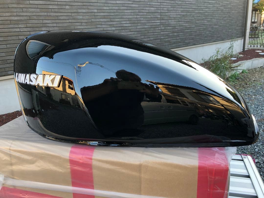 ゼファー400 タンク　黒　新品