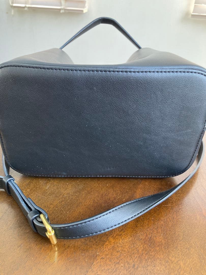 新品同様　レザー　本革　ブラック黒　ショルダーバッグハンド