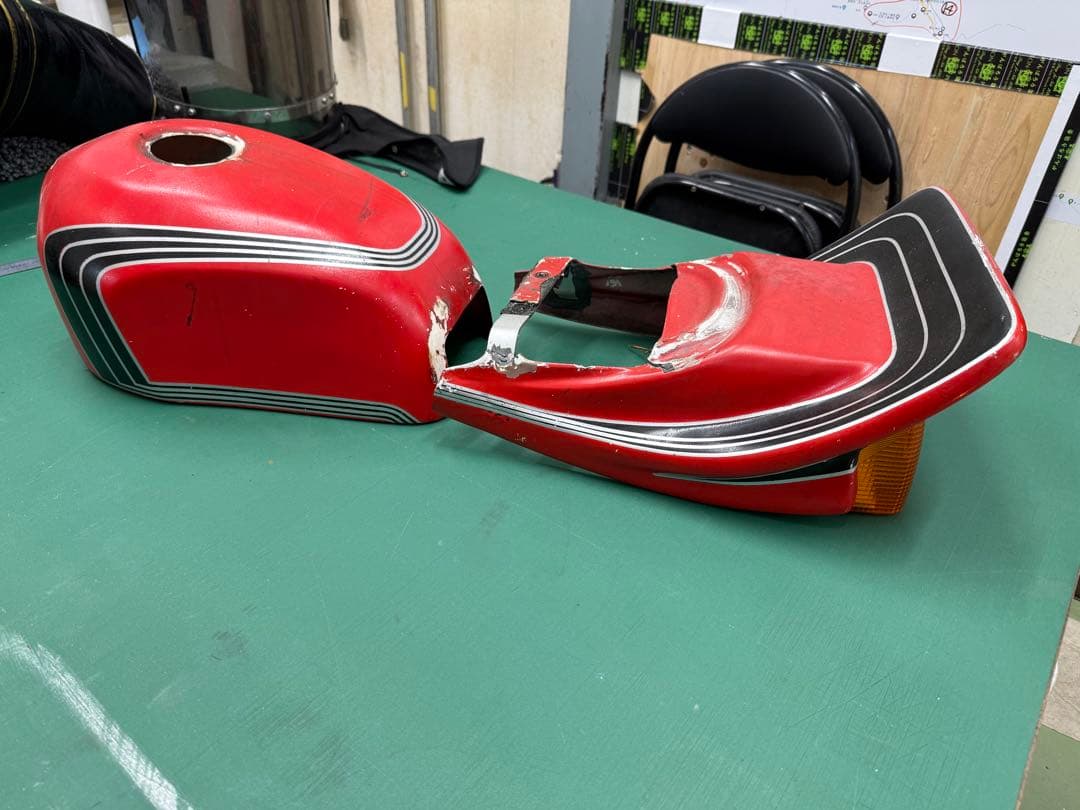 HONDA エイプ用CBXタイプタンクカバーとテール！ランプ付き