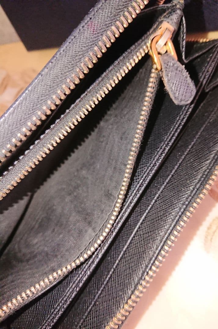 未使用 PRADA プラダ リボン 革長財布