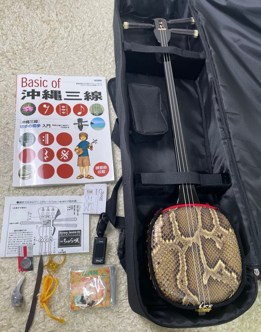 【美品】沖縄郷土楽器 三線 初心者セット　チューナー2wayセミハードケース付き