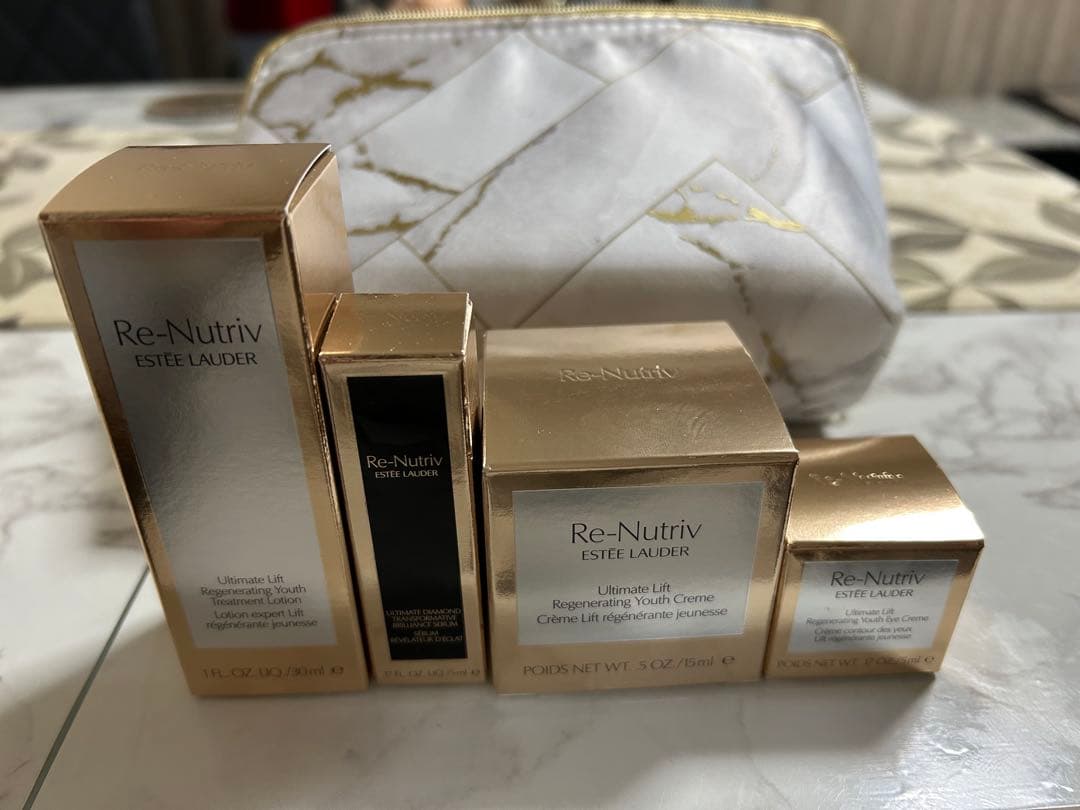 Estee Lauder Re-Nutriv トラベルポーチ付き