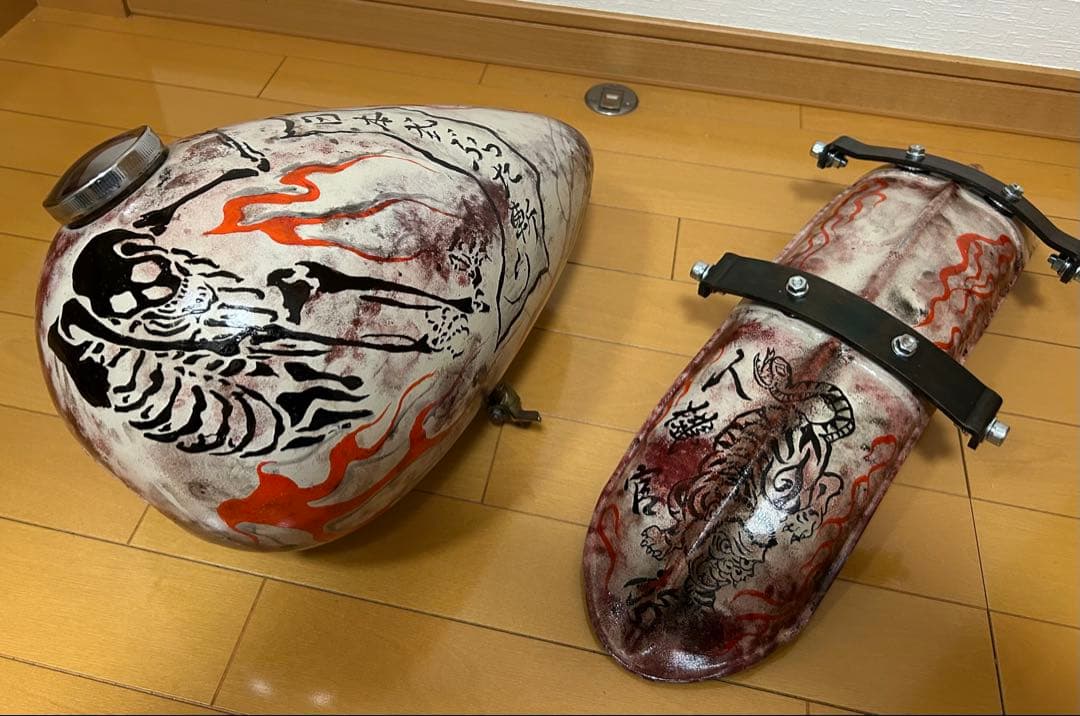 ほ*様 大幅値下げ！SRピーナッツタンク・リアフェンダーセット