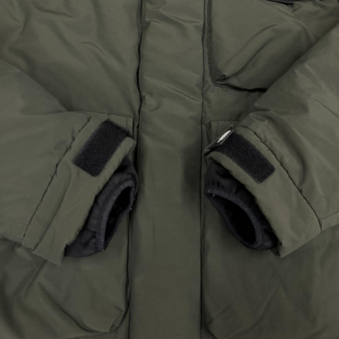 《美品》ザノースフェイス ダウンジャケット カーキ メンズ 95 (M)
