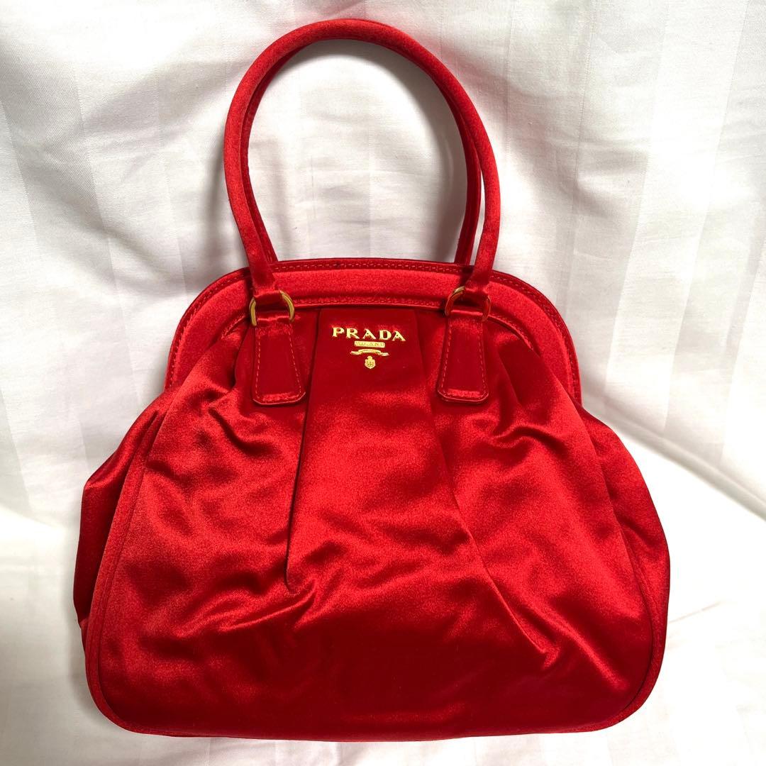 プラダ　ミニバッグ　レッドシルク