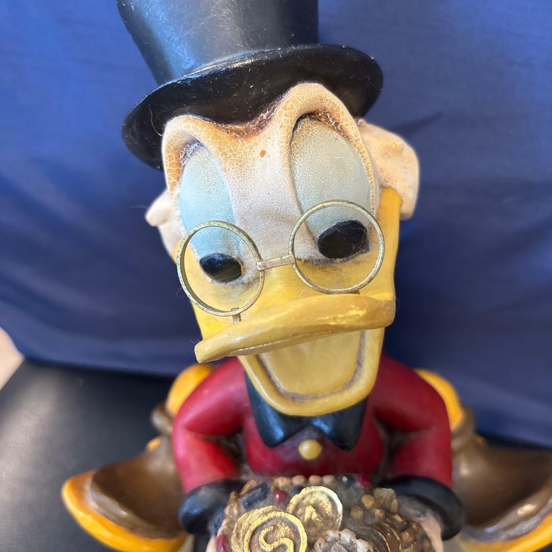 アンティークスクルージ・マクダック 宝箱フィギュア