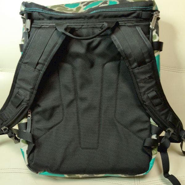 ノースフェイス ヒューズボックス ジェイデングリーン 30L リュック カモフラ