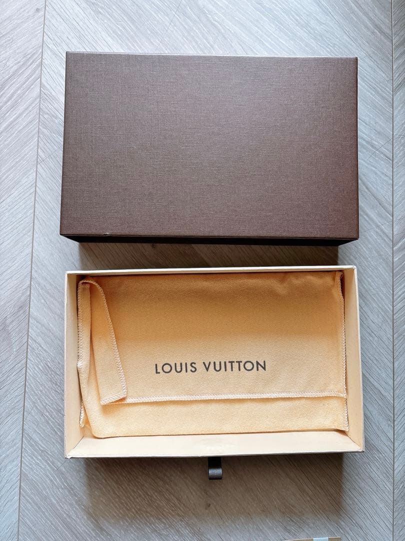 【美品】ルイヴィトン ヴェルニ ジッピーウォレット 長財布 ボルドー 赤 黒