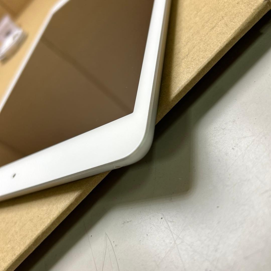 Apple iPad (第８世代) Wi-Fi 32GB シルバー