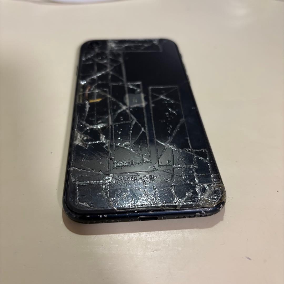 Apple iPhone SE2 128GB (ひび割れ)