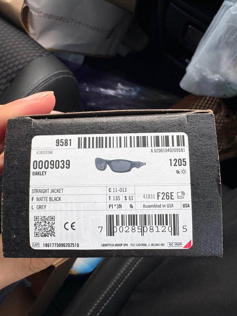 モンチッチ　新品未使用　oakley straight jacket