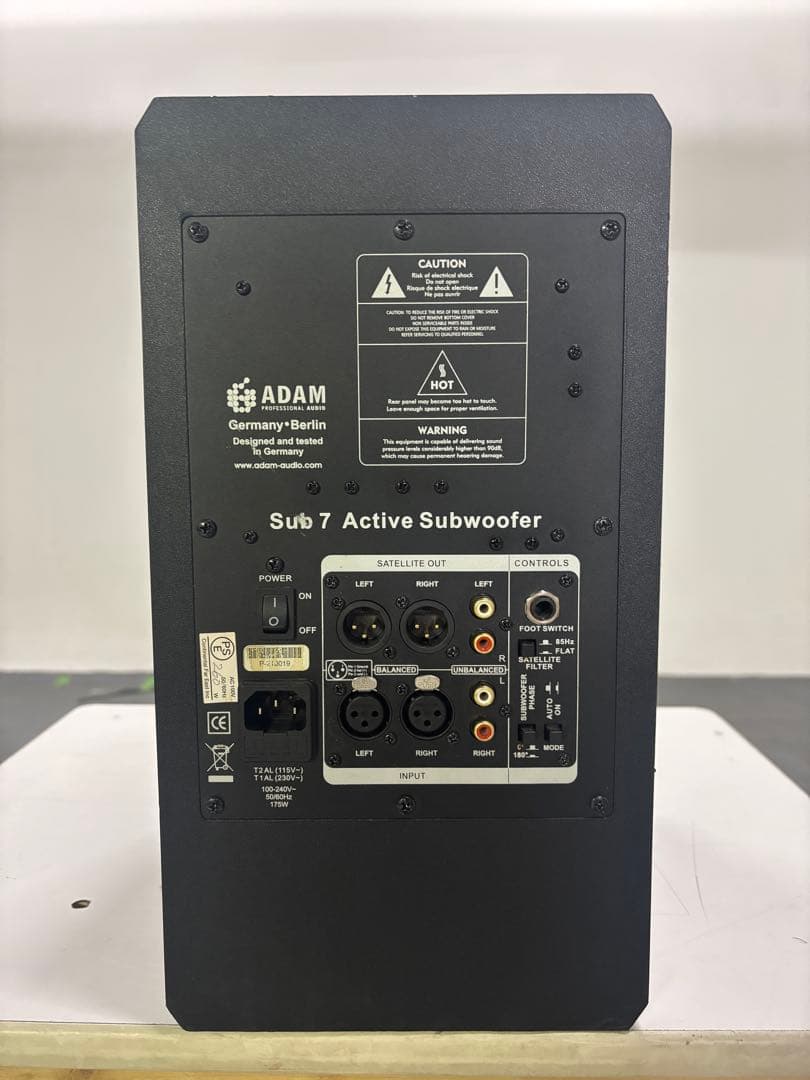 ADAM Sub7 スタジオモニタースピーカー　サブウーファー