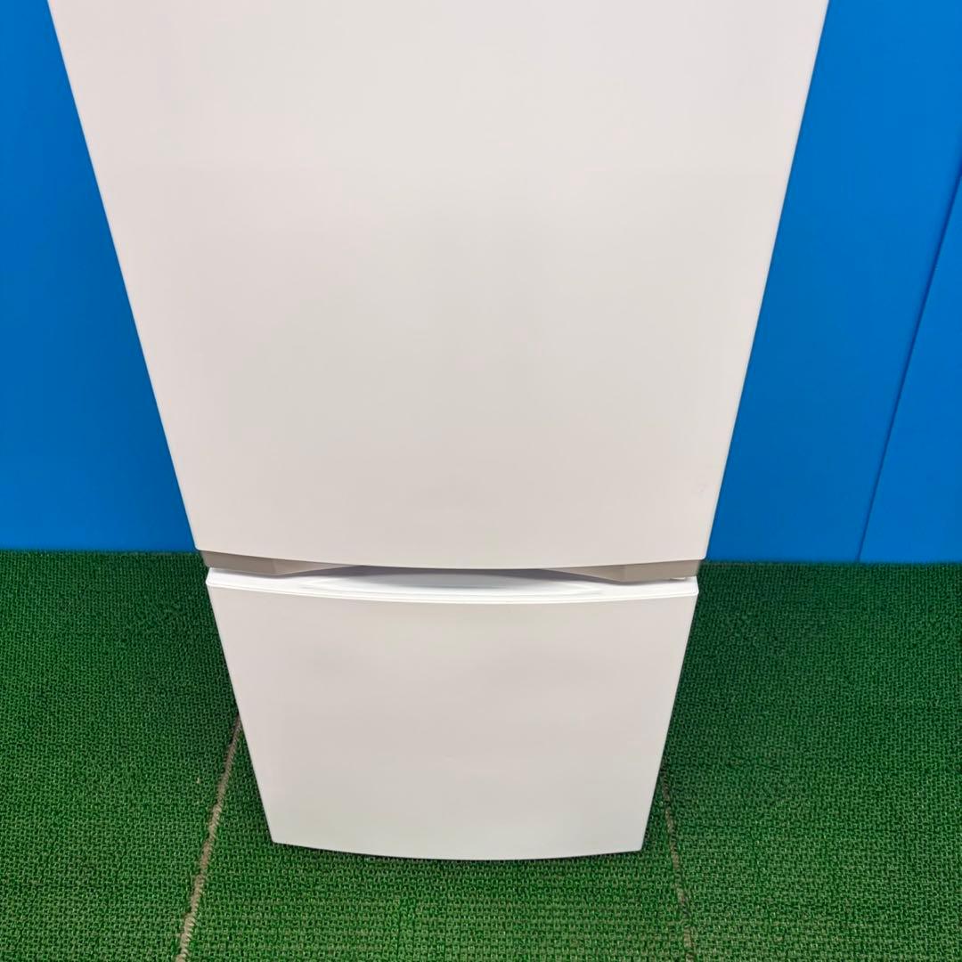 612 冷蔵庫　2021年製　小型　一人暮らし　極美品　洗濯機も有　200L弱