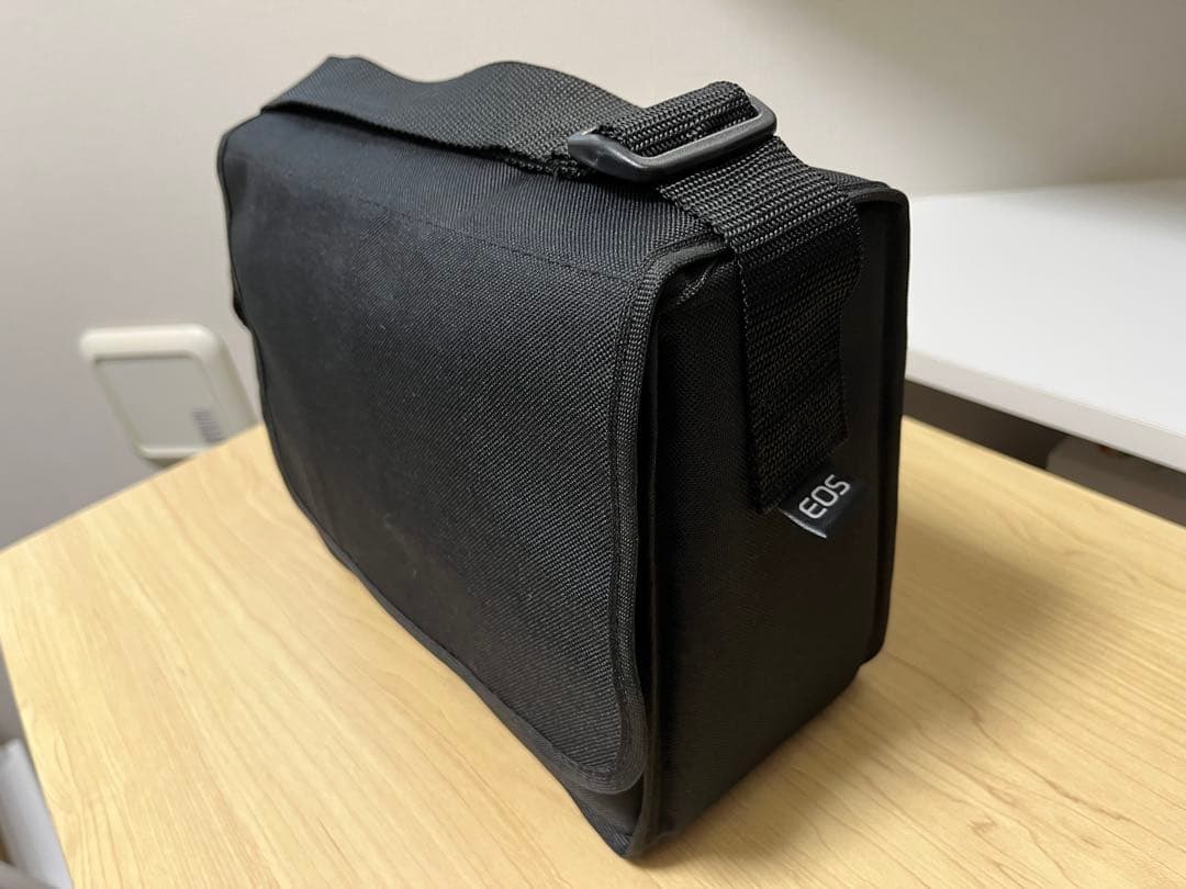 美品 Canon EOS 8000D ダブルズームキット