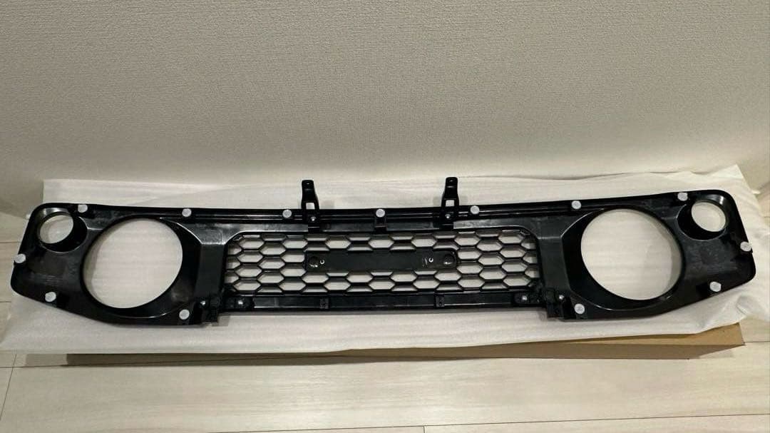 新品未使用　ジムニーノマド　純正　オプション　フロントグリル