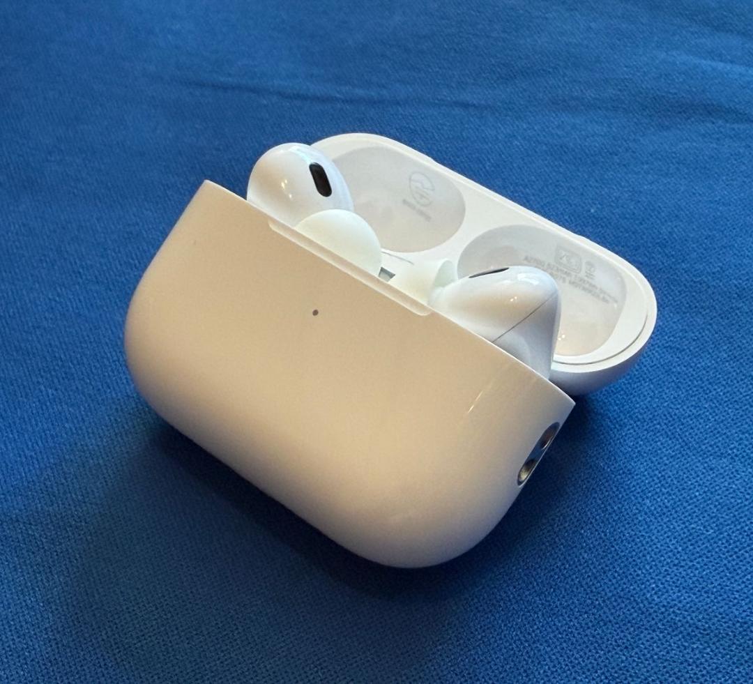イヤホン Apple AirPods pro 2 Lightning A2698