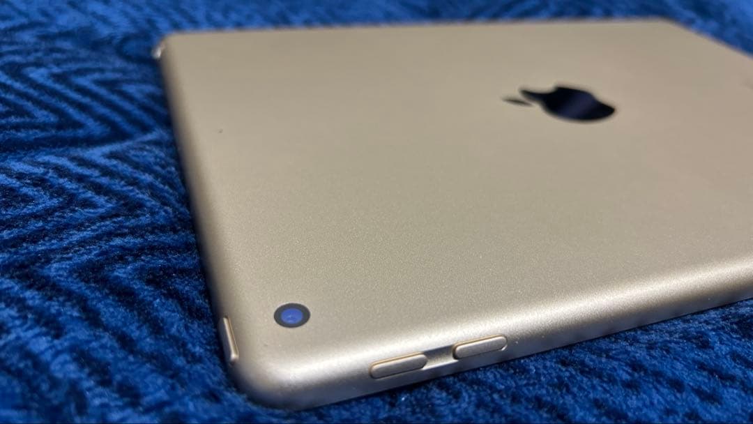 （割と美品）iPad 9.7インチ 第5世代 Gold 32GB WiFiモデル