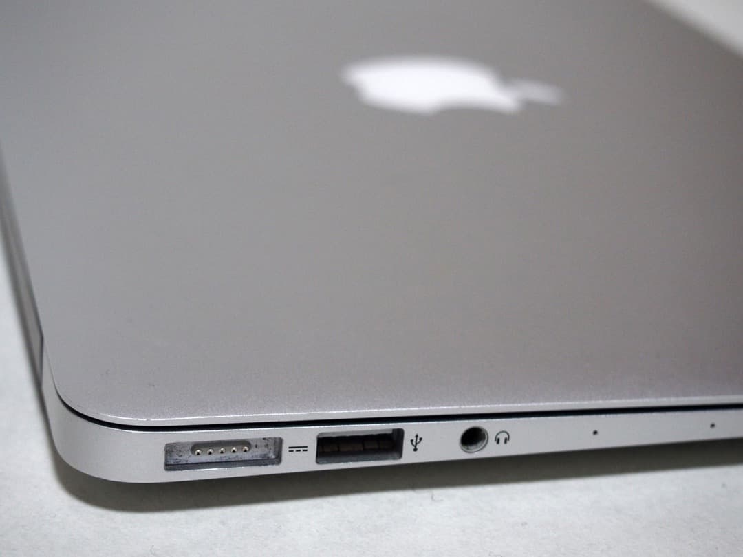 ⭐︎週末価格 美品 MacBook Air 2015 11インチ 4G/128G⭐︎
