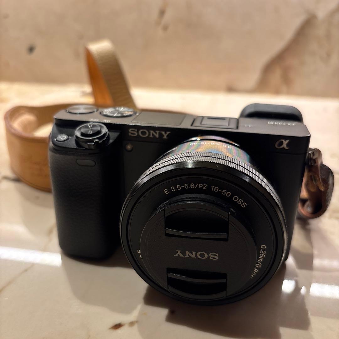 一眼レフカメラ　SONY α6000