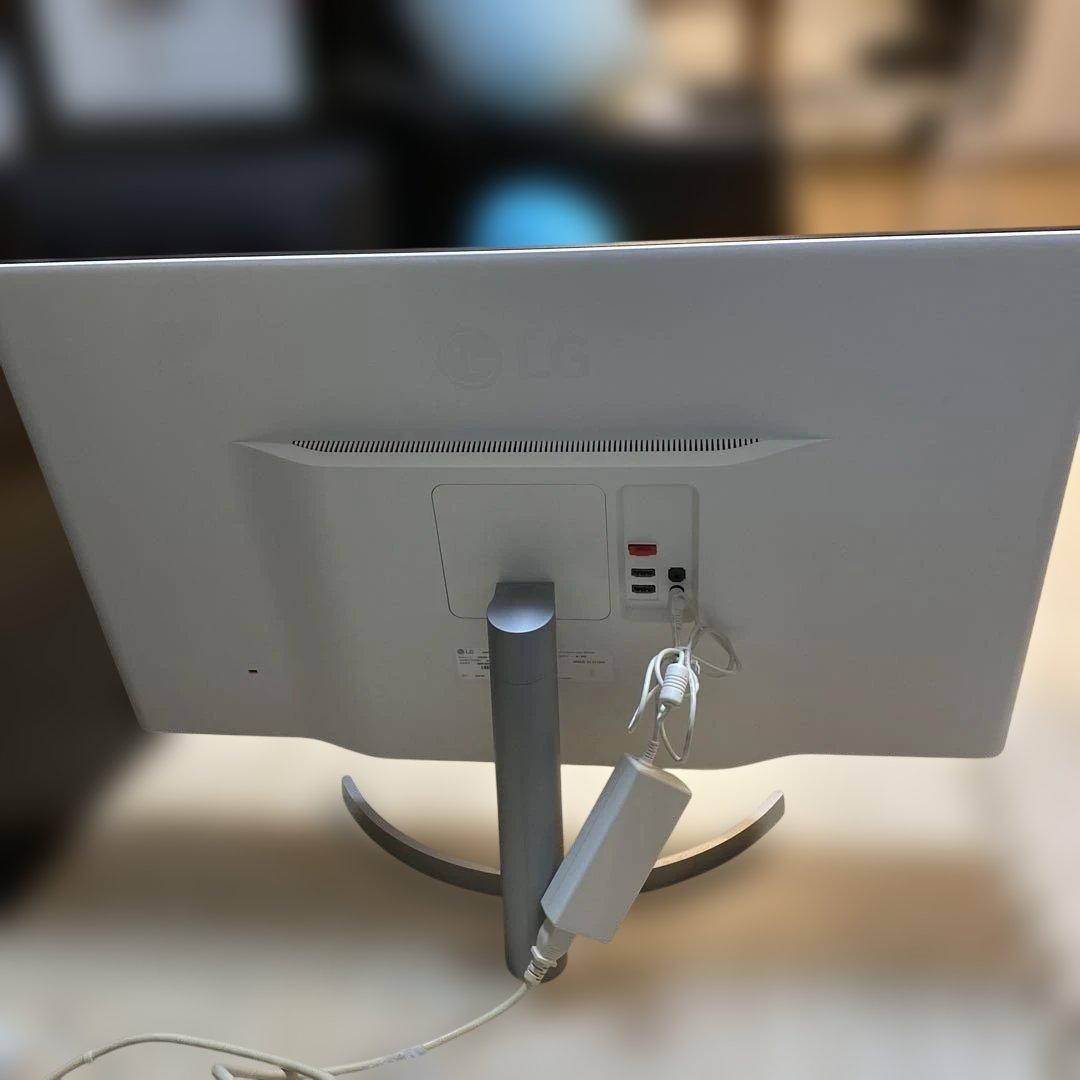 LG 4K 31.5インチ モニターディスプレイ　32UL500-W