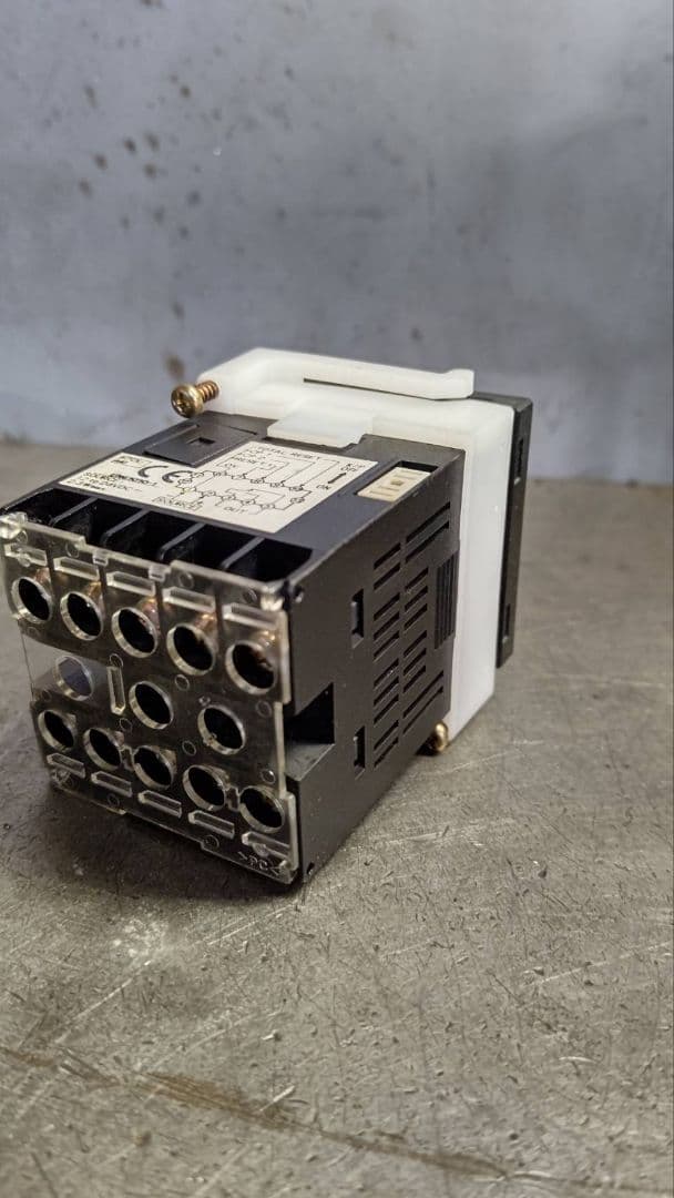 OMRON 電子カウンター H7CX
中古品の為多少の汚れ、キズ有り