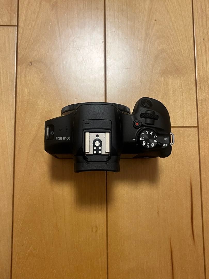 〈ほぼ新品〉キャノン EOS R100 RF-S デジタル カメラ