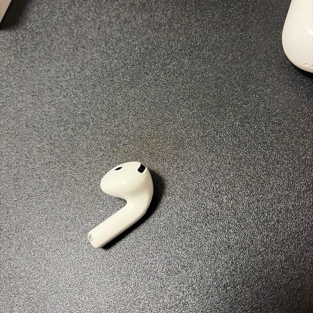 Apple Airpods 第4世代　ANC搭載　ノイズキャンセリング付き