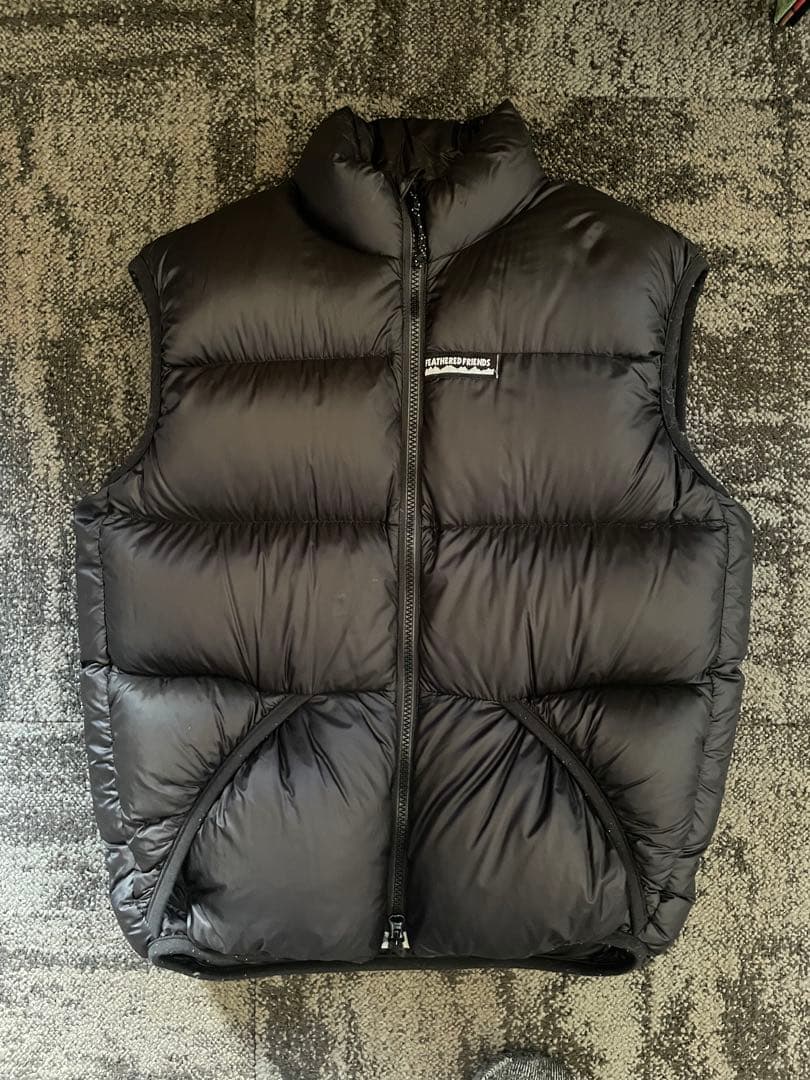 フェザードフレンズ　FEATHERED FRIENDSダウンベスト　黒