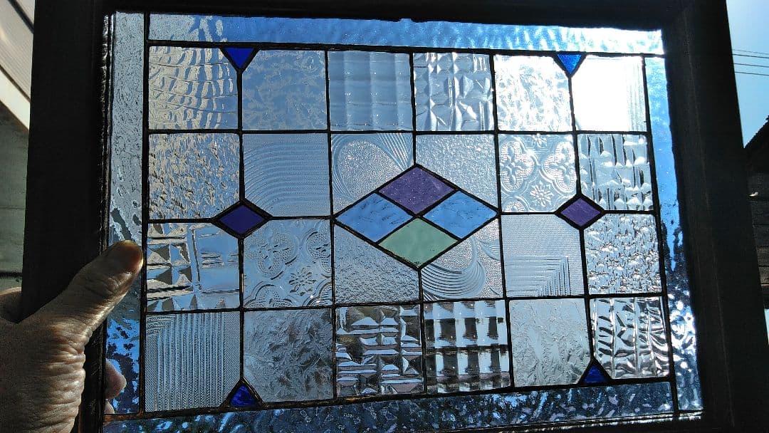 ステンドグラス「菱形ブルー枠」