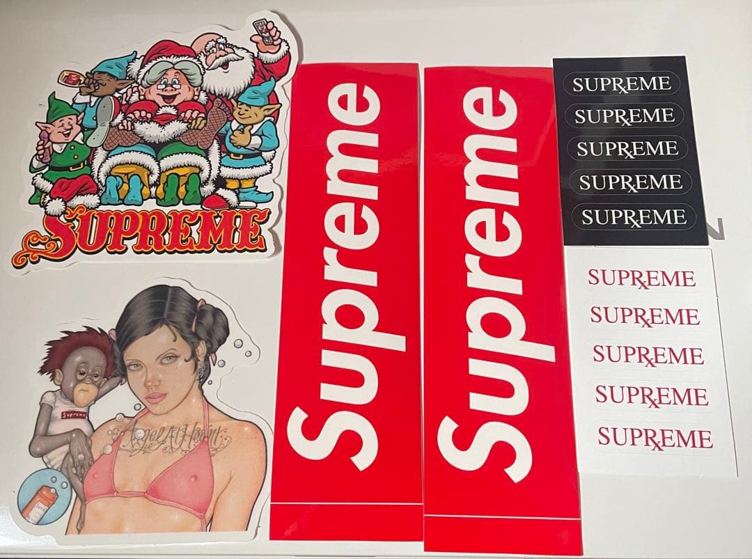 Supreme ビーニー ニット帽　25FW シュプリーム　ステッカー付き