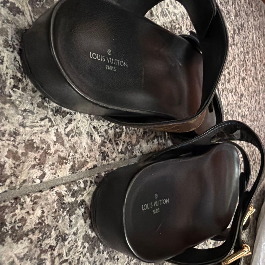 Louis Vuitton ロゴ入りフラットサンダル