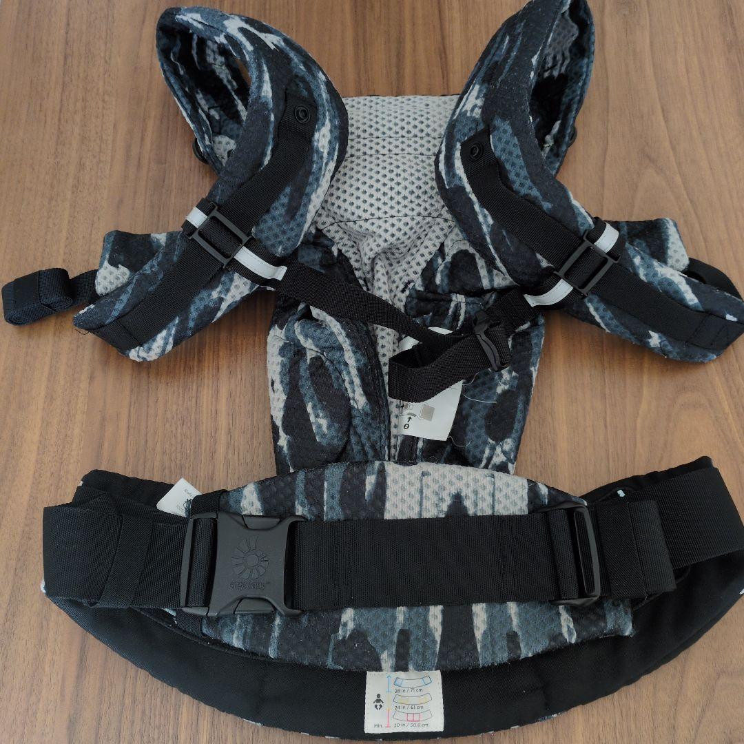 【美品】エルゴベビー オムニブリーズ PAINT BLACK
