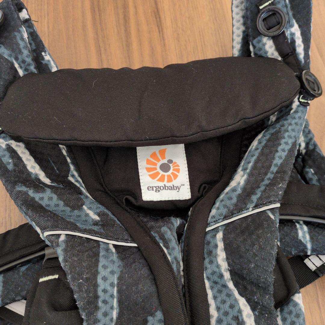 【美品】エルゴベビー オムニブリーズ PAINT BLACK
