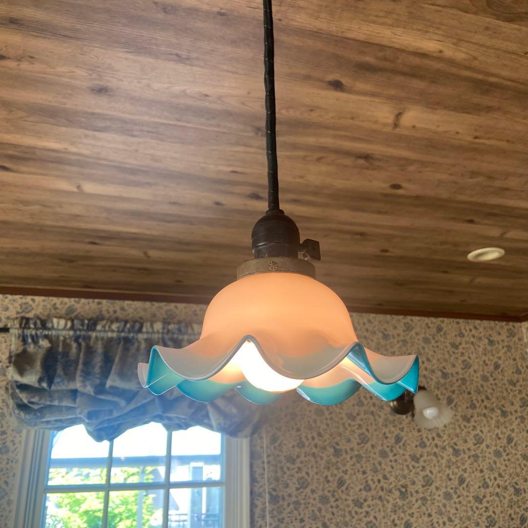 レトロ　ガラスシェード　乳白色　大正ガラス　フリルガラスシェード　電傘