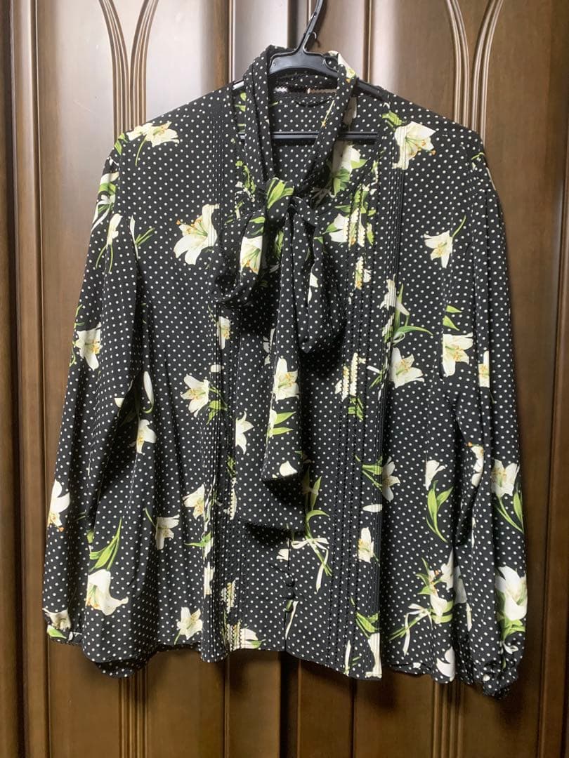 お値下げ！最終価格☆インゲボルグ水玉りりープリントブラウス