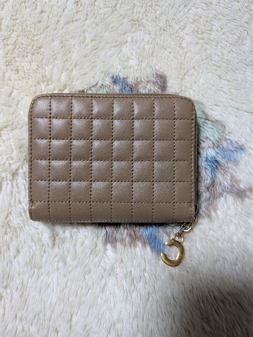 CELINEキルティングデザイン ケース ベージュ