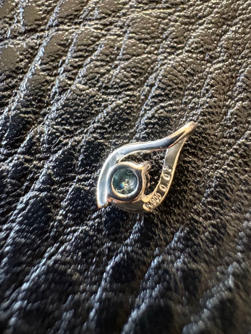 Pt900ブルーダイヤモンドトップ