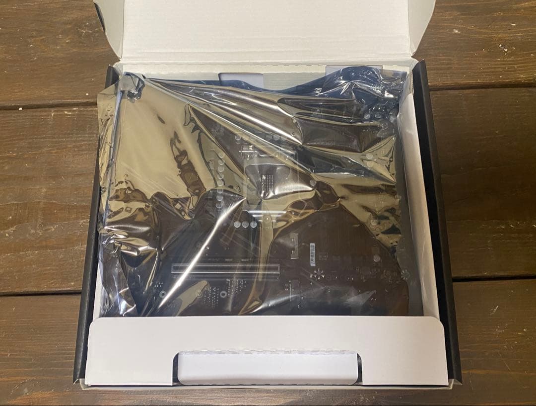 Gigabyte B560m Aorus Elite LGA1200 動作確認済