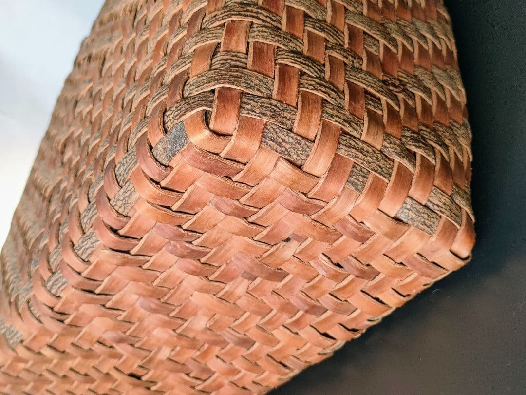 しの　希少天然素材 　沢胡桃かごバッグ　籠バック