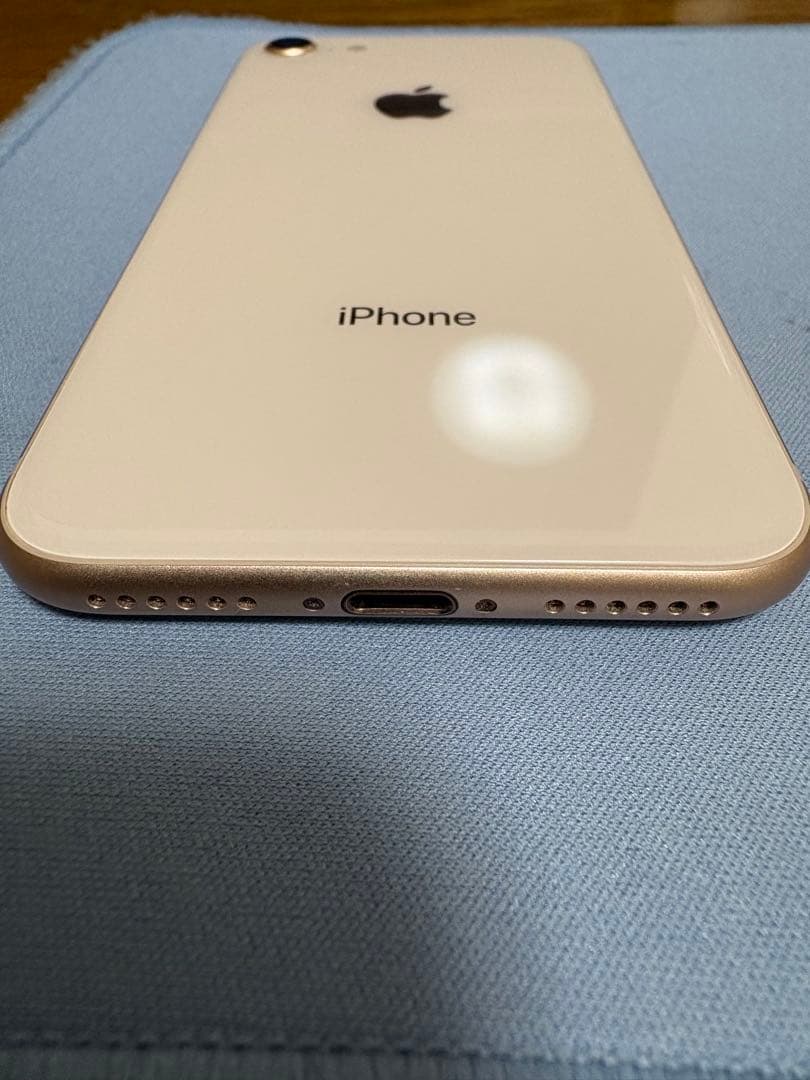 i Phone 8 Gold 64GB　SIMフリー（Apple通販）