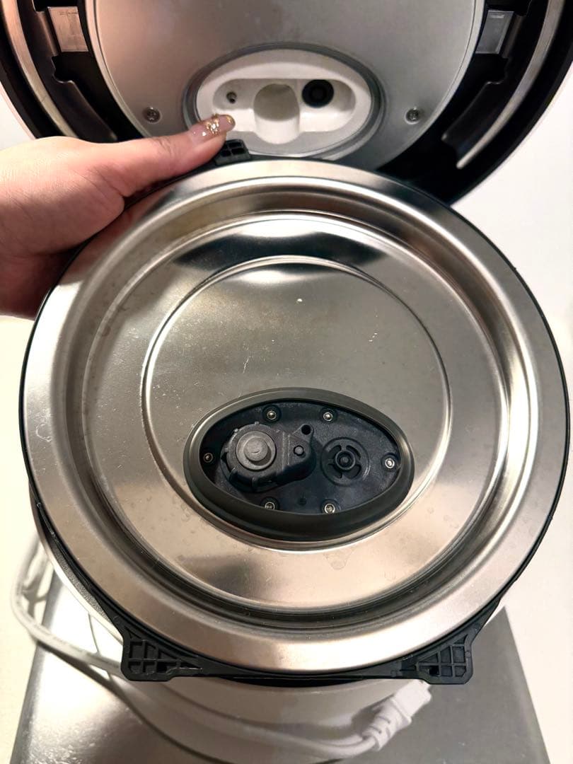 美品★パナソニック 炊飯器 5合 圧力IH SR-R10A-W 2024年製