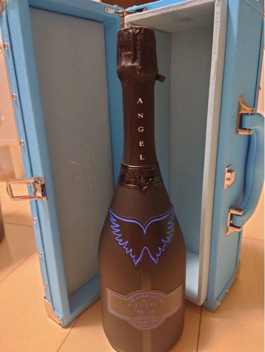 エンジェルシャンパン ブルー 未開栓 箱付き 送料込