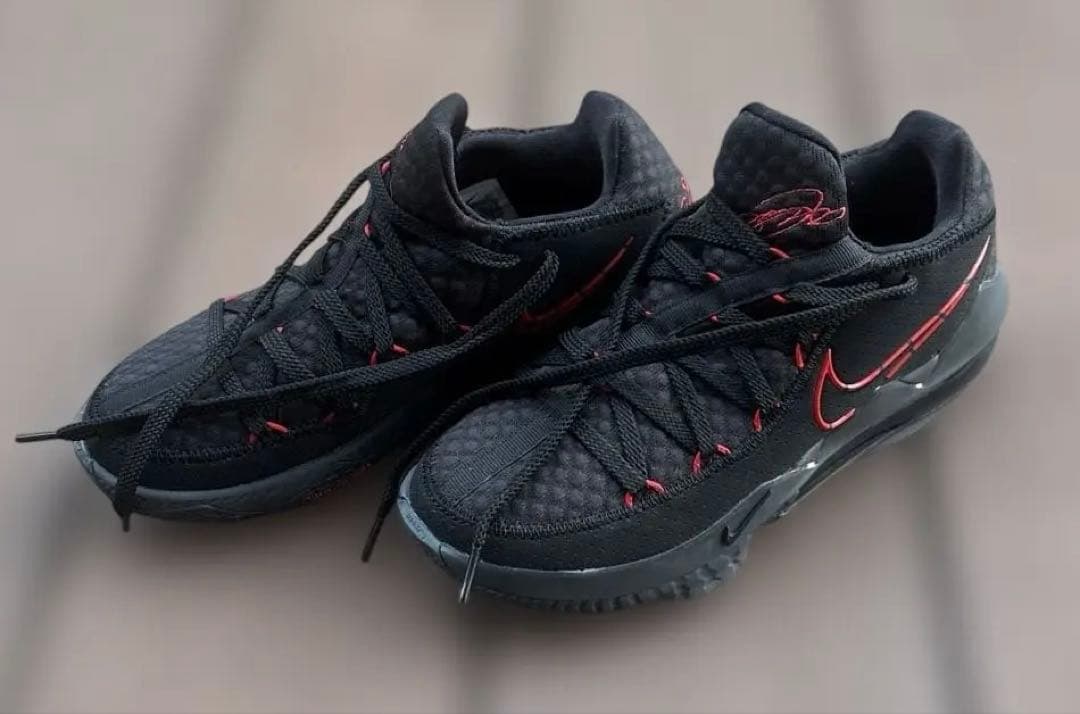 【新品未使用】NIKE LEBRON 17 LOW 25.5cmブラック／レッド