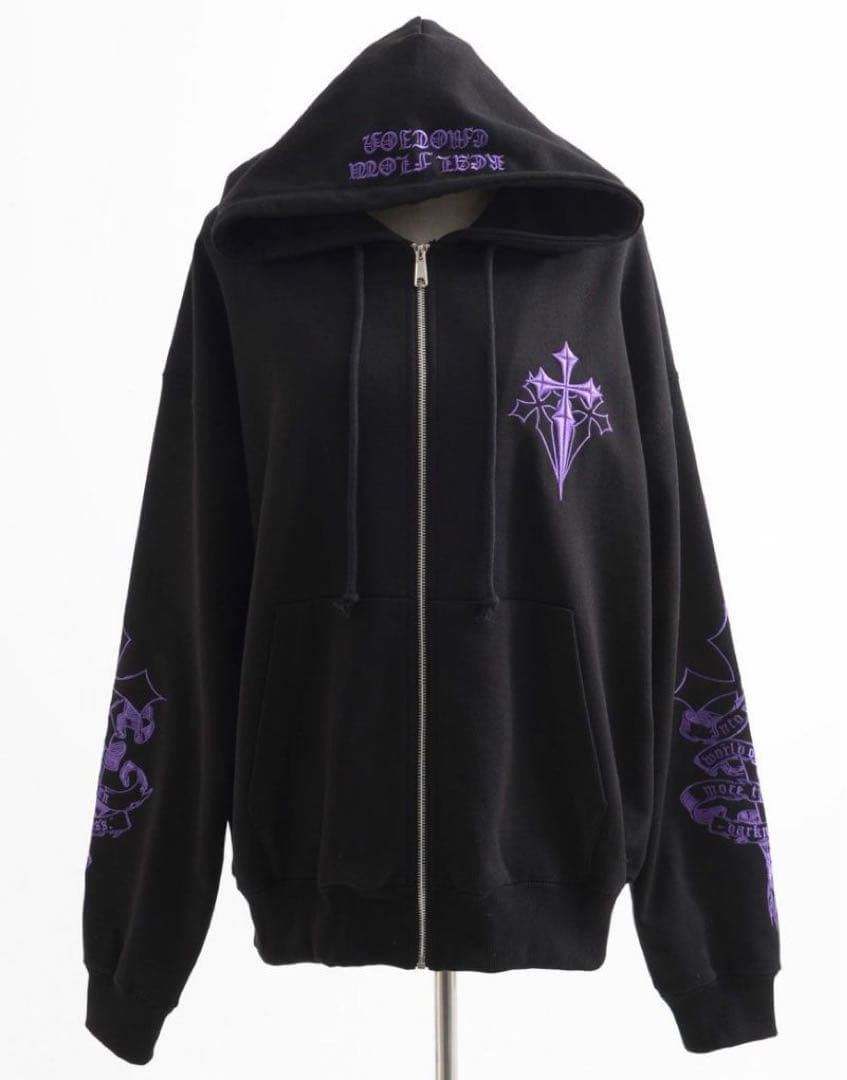 REFLEM【レフレム】クロス刺繍ジップアップパーカー 新品未使用タグ付き